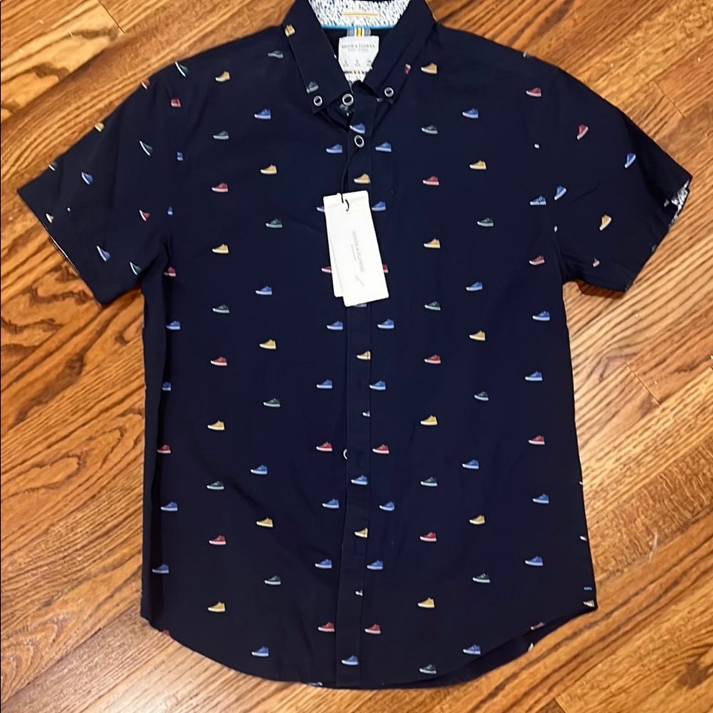 NWT! Navy Blue Chuck Taylor Patterned Men's Shirt